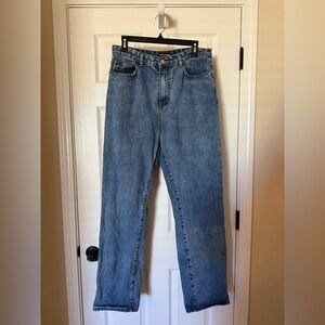 PrettyLittleThing Straight-Leg Jeans in Light Blue Wash